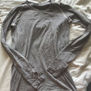 Lululemon top